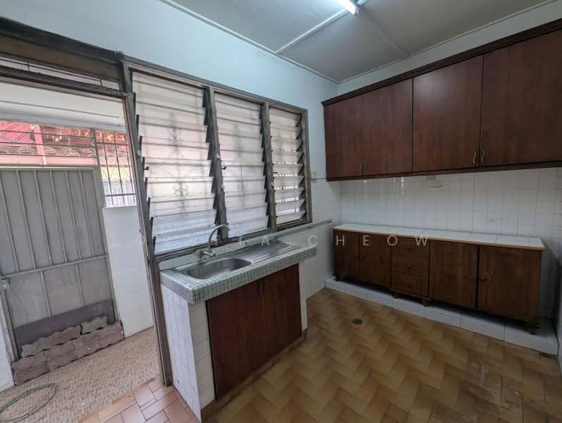 Dry Kitchen