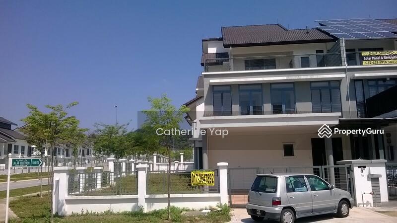 A Grand 3-Storey Corner Terrace House