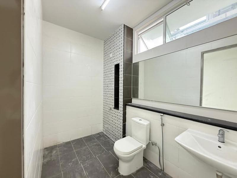 Bungalow House untuk Dijual di Taman Desa Tebrau (Tebrau) - Grace Ng - Bathroom - PropertyGuru.com.my