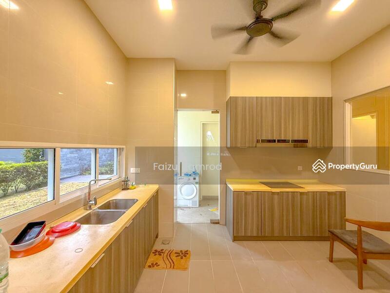 For Sale - Lakefront Villa Cyberjaya