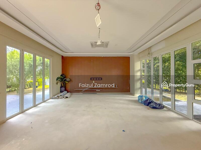 For Sale - Lakefront Villa Cyberjaya