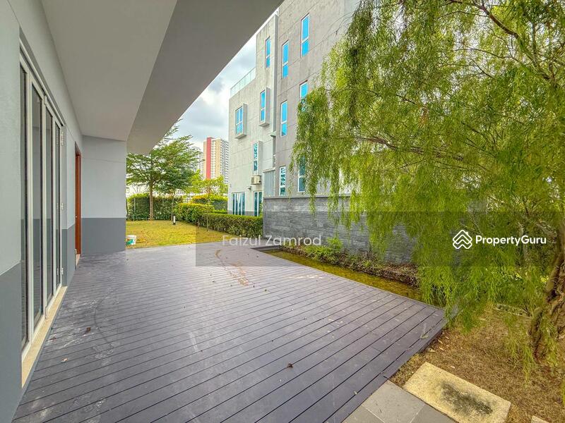 For Sale - Lakefront Villa Cyberjaya