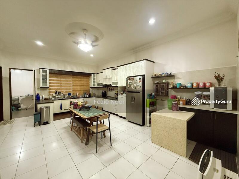 For Sale - Corner Lot Semi-D 2 Storey Bandar Nusaputra Puchong