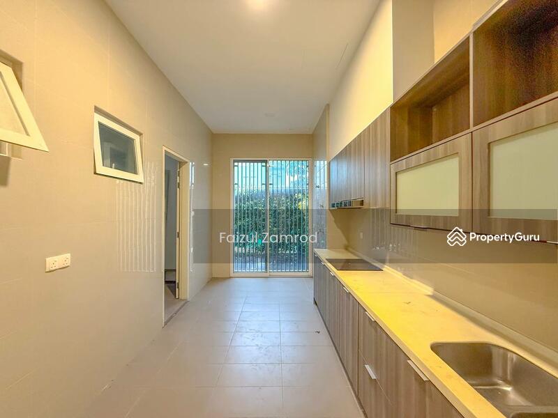 Untuk Dijual - Lakefront Villa Cyberjaya