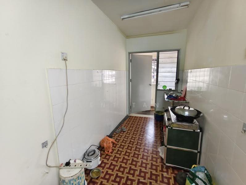 Flat for Sale at Desa Satu - Kent Tan - Kitchen - PropertyGuru.com.my