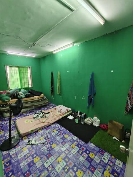Flat for Sale at Desa Satu - Kent Tan - Bedroom - PropertyGuru.com.my
