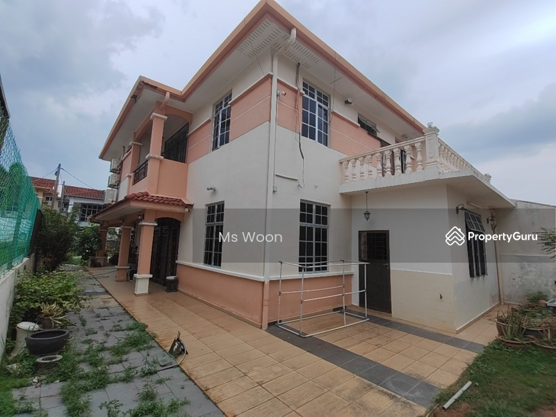 Untuk Dijual - Semi-D house at Taman Cheng Setia