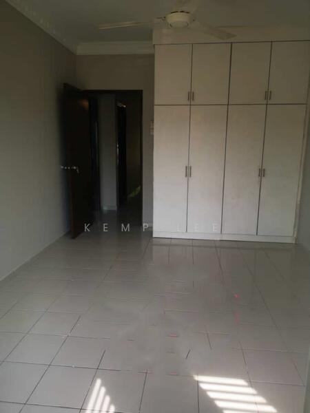 Untuk Disewa - Amansiara