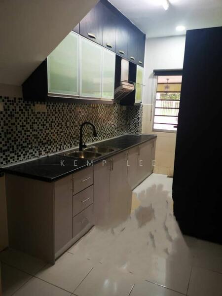 Untuk Disewa - Amansiara