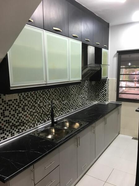 Untuk Disewa - Amansiara