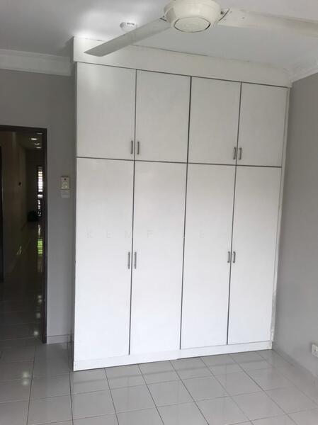 Untuk Disewa - Amansiara