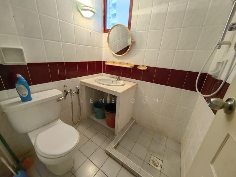 Condominium for Sale at Marina Bay Condominium - Irene Goh - Bathroom - PropertyGuru.com.my