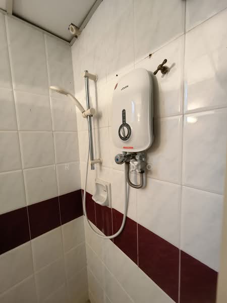 Condominium for Sale at Marina Bay Condominium - Irene Goh - Bathroom - PropertyGuru.com.my