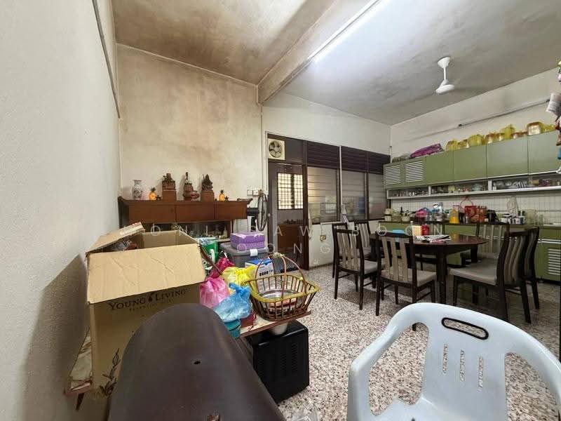 Rumah Teres 2-Tingkat untuk Dijual di Taman Lip Sin (Sungai Dua) - Zhonl Saw Boon Loong - Kitchen - PropertyGuru.com.my