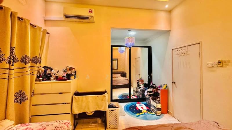 Semi-Detached House for Sale in Alam Suria (Puncak Alam) - Eda Zainal - Bedroom - PropertyGuru.com.my