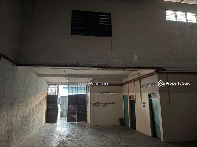 For Sale - 1 1/2 Storey Semi-D Factory For Sale At Pengkalan