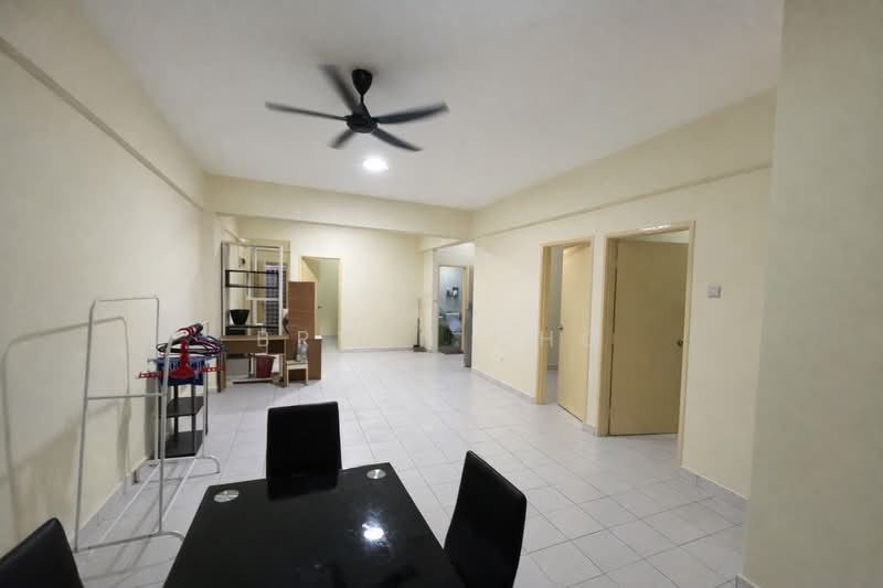 Apartment for Sale at Pangsapuri Seri Siantan - Bryan Cho - Living Room - PropertyGuru.com.my