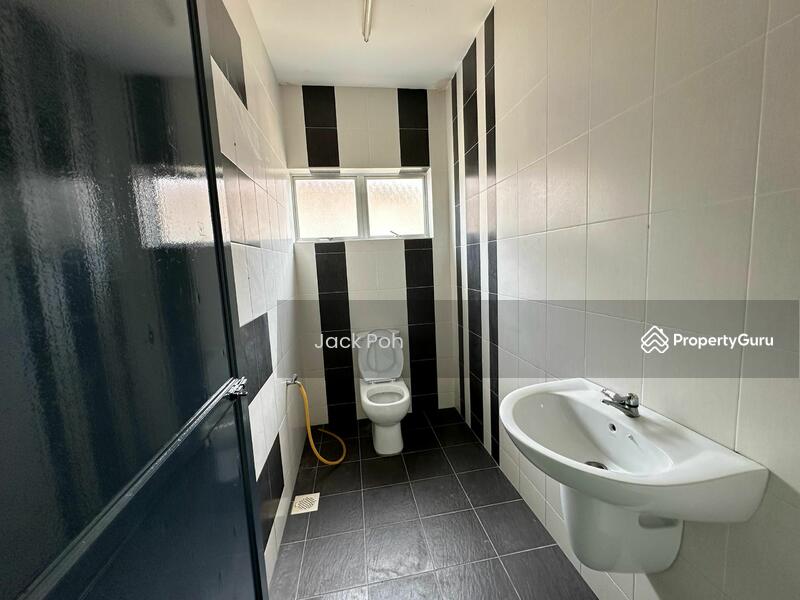 For Sale - Bungalow at Taman Chemor Mesra