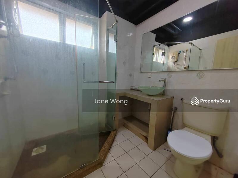 Untuk Disewa - Puncak Nusa Kelana