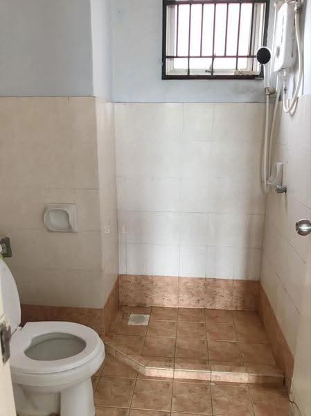 Pangsapuri untuk Dijual di Arena Green - SL Yap - Bathroom - PropertyGuru.com.my