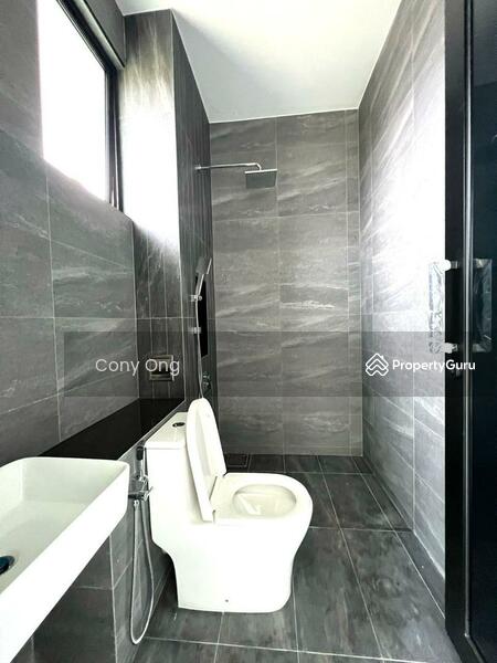 Untuk Dijual - Setia Tropika,Jalan Setia Tropika 10,Alocasia,Doubls storey semi-d