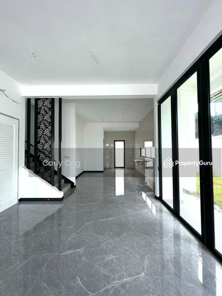 Untuk Dijual - Setia Tropika,Jalan Setia Tropika 10,Alocasia,Doubls storey semi-d