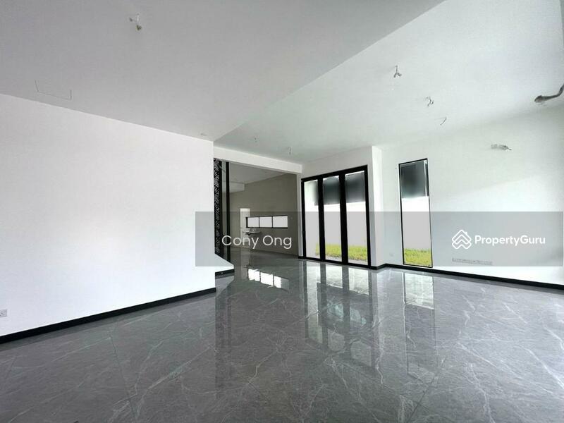 Untuk Dijual - Setia Tropika,Jalan Setia Tropika 10,Alocasia,Doubls storey semi-d