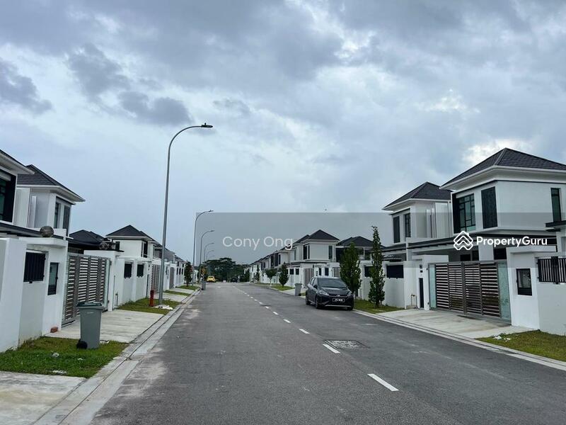 Untuk Dijual - Setia Tropika,Jalan Setia Tropika 10,Alocasia,Doubls storey semi-d