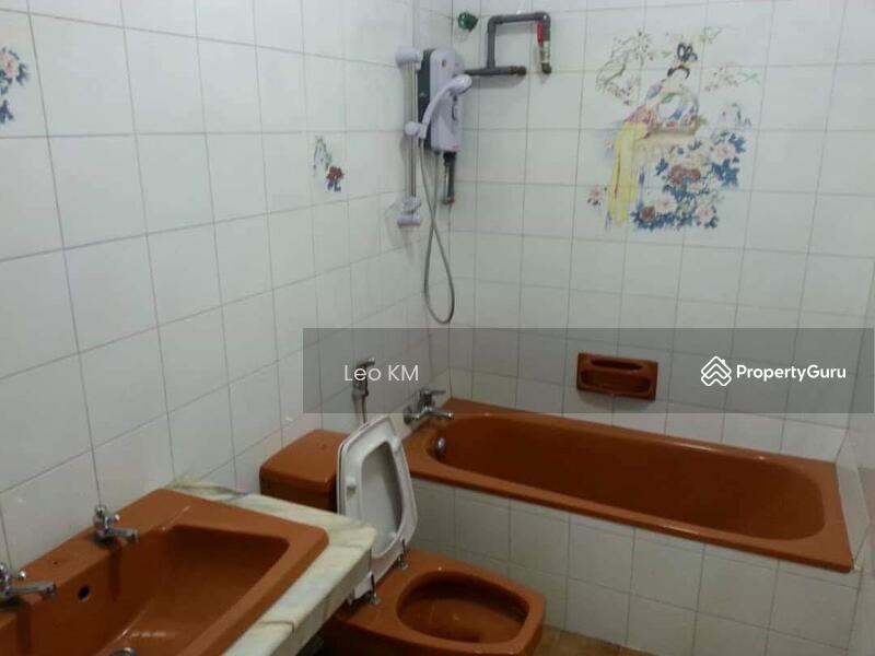 Untuk Dijual - Kampung Lapan