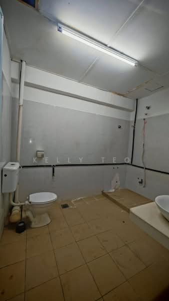 Factory for Rent in Port Klang (Pelabuhan Klang) (Selangor) - Kelly Teo - Bathroom - PropertyGuru.com.my
