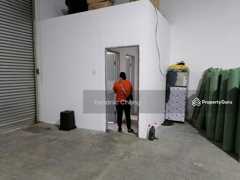 Untuk Dijual - 2.5 storey factory shop in Sime Perindustrian UEP Subang Jaya