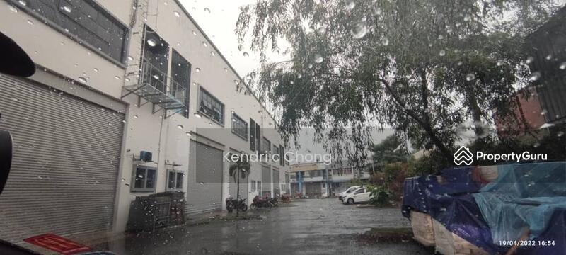 Untuk Dijual - 2.5 storey factory shop in Sime Perindustrian UEP Subang Jaya