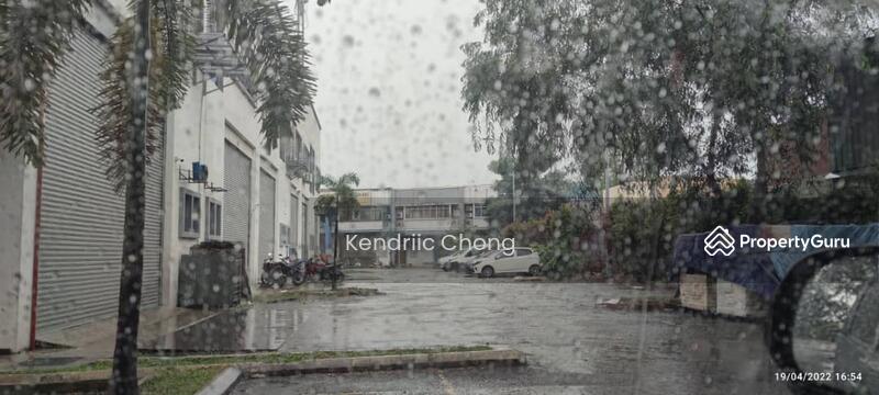 Untuk Dijual - 2.5 storey factory shop in Sime Perindustrian UEP Subang Jaya