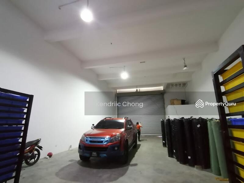 Untuk Dijual - 2.5 storey factory shop in Sime Perindustrian UEP Subang Jaya