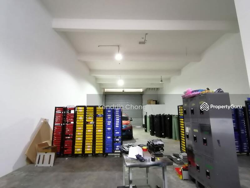 Untuk Dijual - 2.5 storey factory shop in Sime Perindustrian UEP Subang Jaya