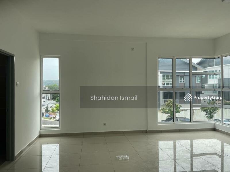 For Sale - Taman Pinggiran Mahkota