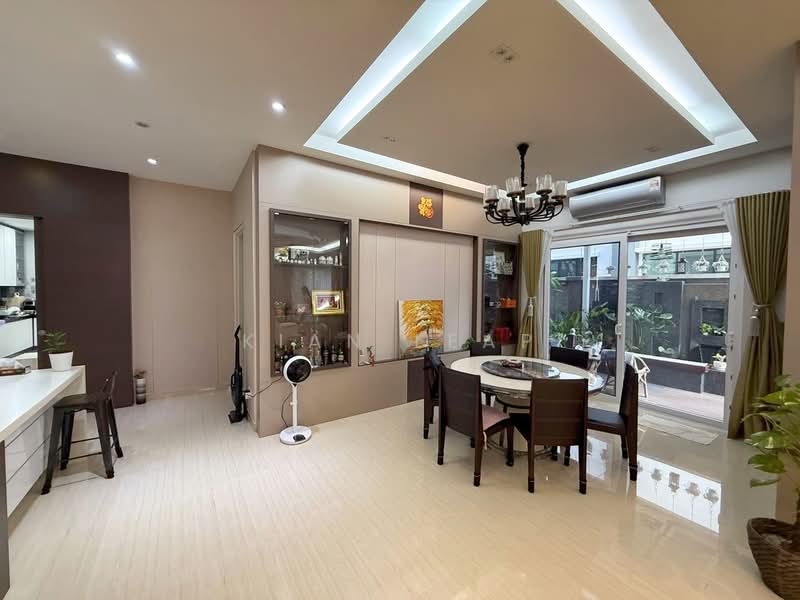 Rumah Berkembar untuk Dijual di Taman Villa Perdana (Kajang) - Kian Leap - Dining Room - PropertyGuru.com.my