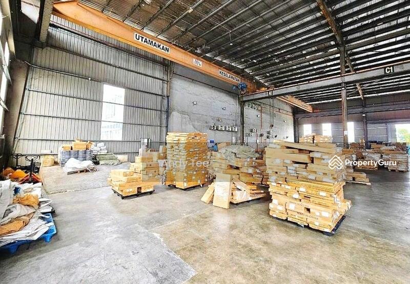 Untuk Disewa - Loading bay and overhead crane