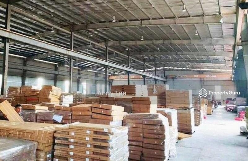 Untuk Disewa - Loading bay and overhead crane