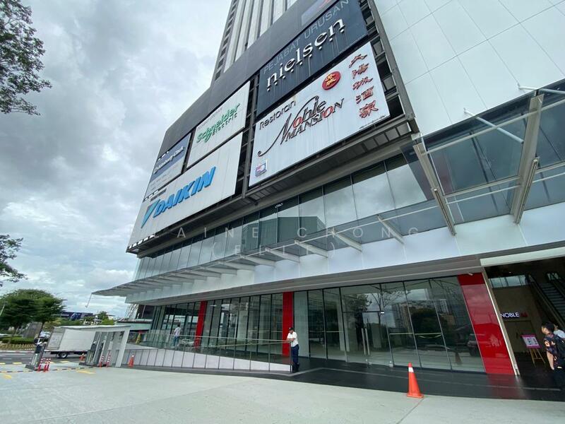 Untuk Disewa - Ground floor - busy road (very prominent)