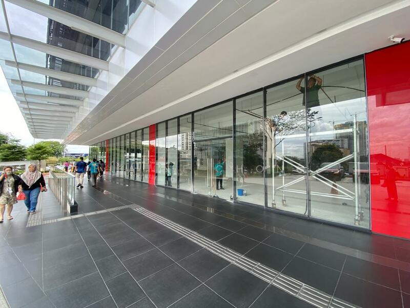 Untuk Disewa - Ground floor - busy road (very prominent)