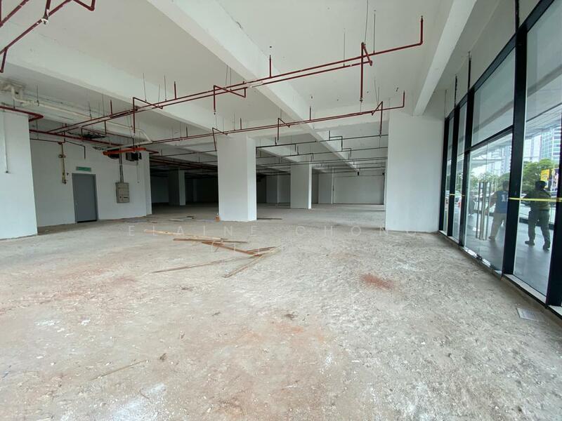 Untuk Disewa - Ground floor - busy road (very prominent)