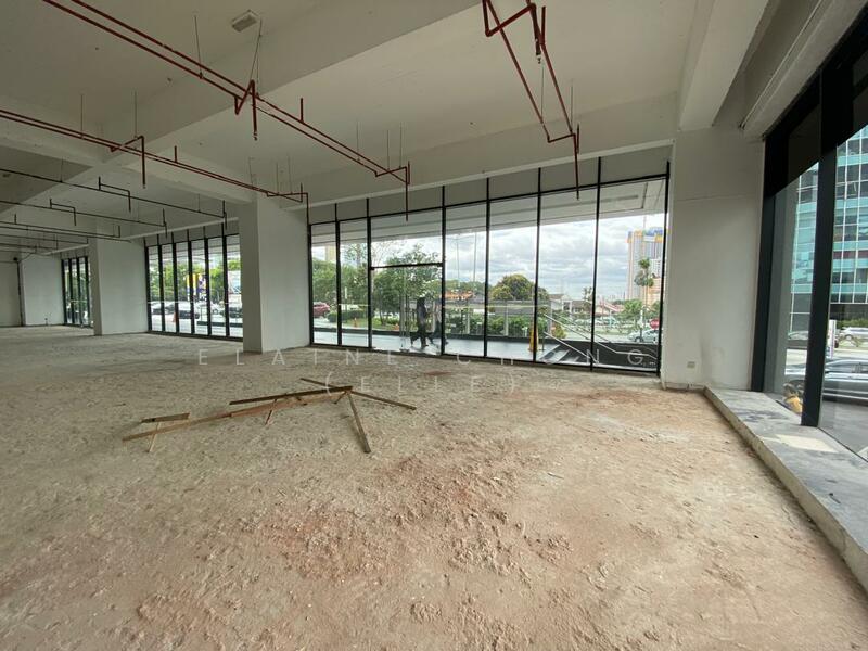 Untuk Disewa - Ground floor - busy road (very prominent)