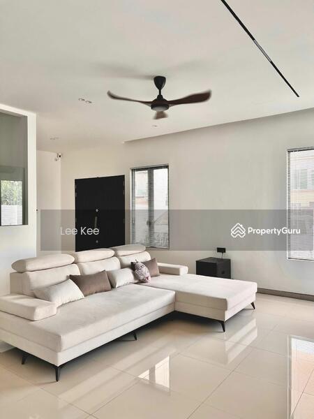Untuk Dijual - Semi-D house at Parit Ahmad