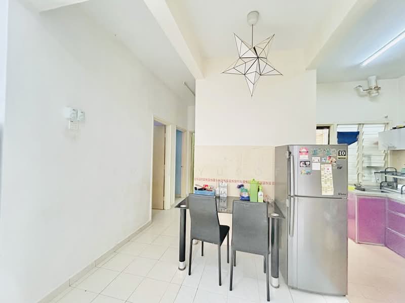 Apartment for Rent at Pangsapuri Danaumas - Erin Yusof - Kitchen - PropertyGuru.com.my