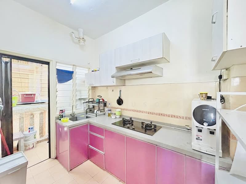 Apartment for Rent at Pangsapuri Danaumas - Erin Yusof - Kitchen - PropertyGuru.com.my