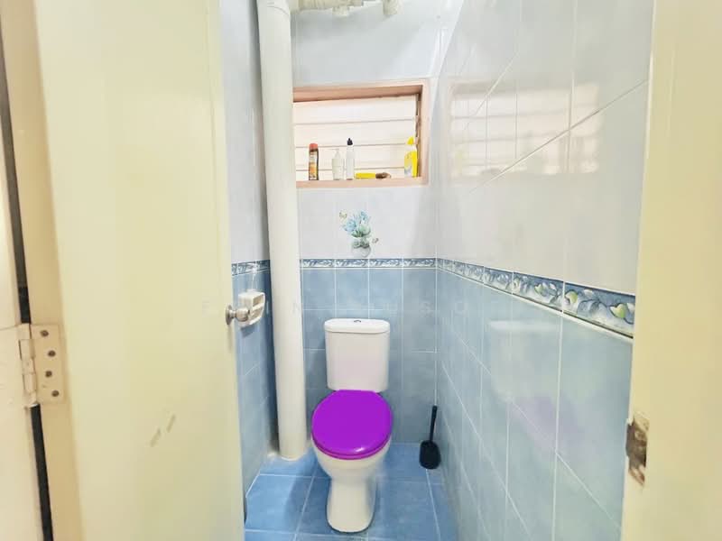 Apartment for Rent at Pangsapuri Danaumas - Erin Yusof - Bathroom - PropertyGuru.com.my
