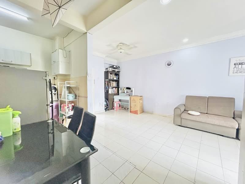 Apartment for Rent at Pangsapuri Danaumas - Erin Yusof - Living Room - PropertyGuru.com.my