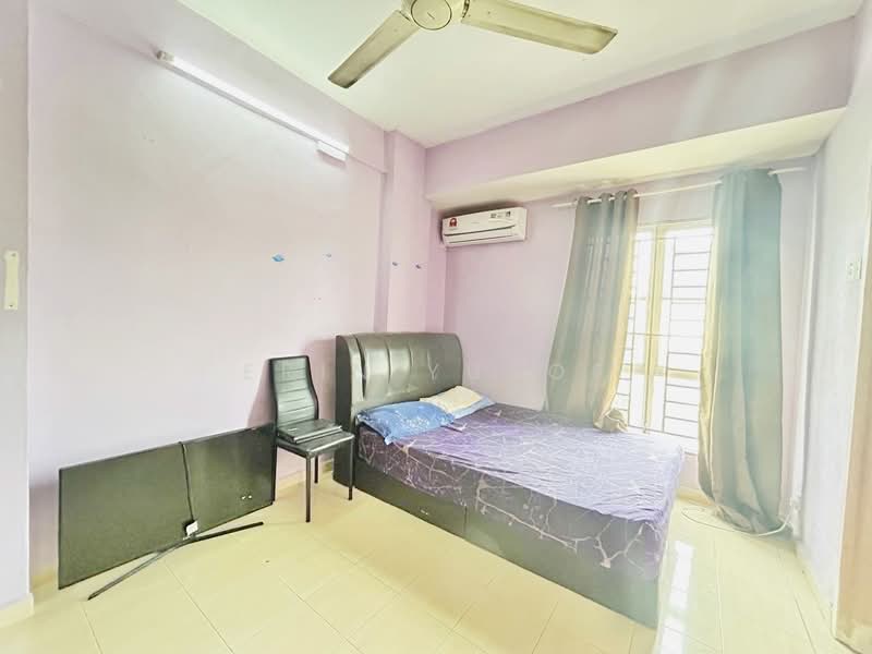 Apartment for Rent at Pangsapuri Danaumas - Erin Yusof - Bedroom - PropertyGuru.com.my