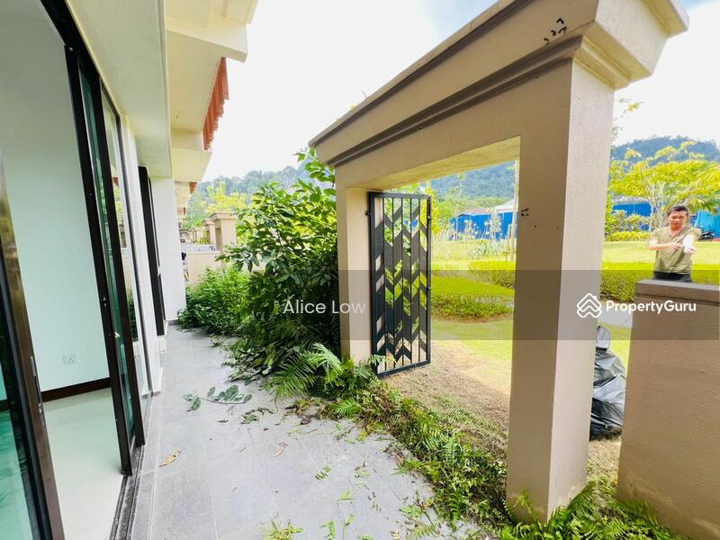 For Sale - Terrace house at Templer Park